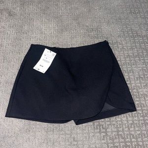 Zara black side zip skort